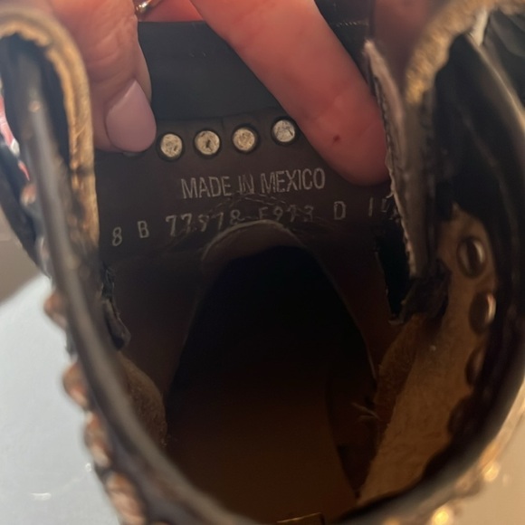 EUC FRYE Women's Diana Cut Stud Western Booties Mexico Made Size 8 - Picture 10 of 10